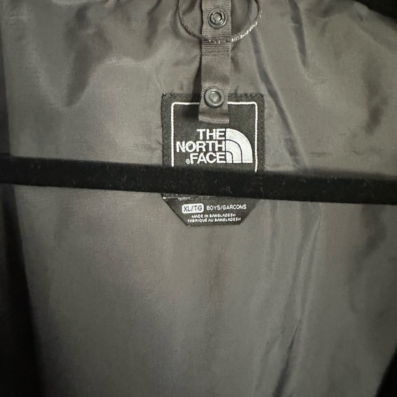 Boys XL North Face Winter Coat(s) - Picture 5 of 11